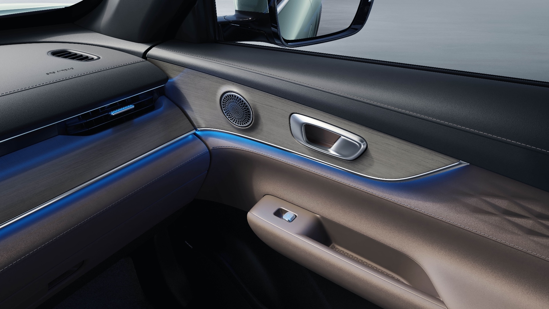 12 Hoparlörlü Sony Premium Ses Sistemi